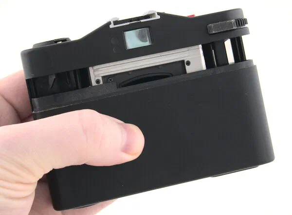 Remove Minox 35 EL Camera Back Remove Minox 35 EL Camera Back