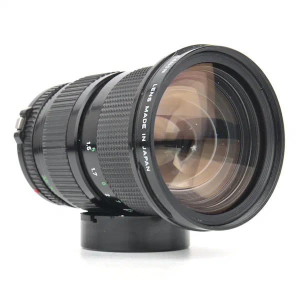 Canon 35-105mm f/3.5 Zoom Lens Canon 35-105mm f/3.5 Zoom Lens