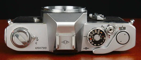 Shutter speeds, film winder, shutter lock, and film rewind on FT QL Shutter speeds, film winder, shutter lock, and film rewind on FT QL
