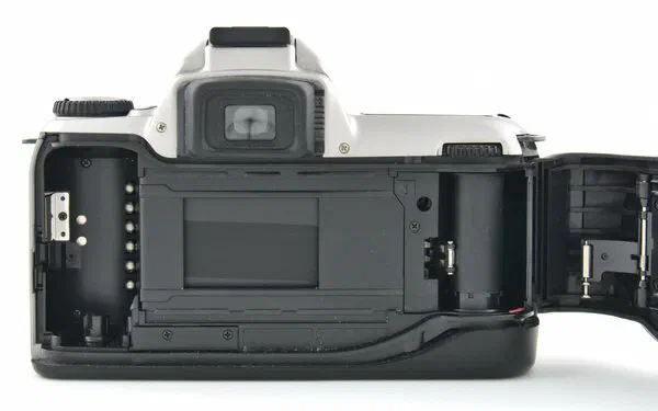 Nikon N65 Load Film Nikon N65 Load Film