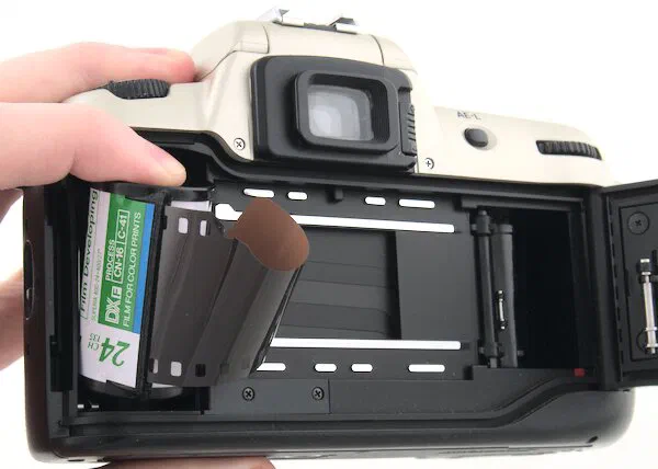 Nikon N60 Load 35mm Film Nikon N60 Load 35mm Film